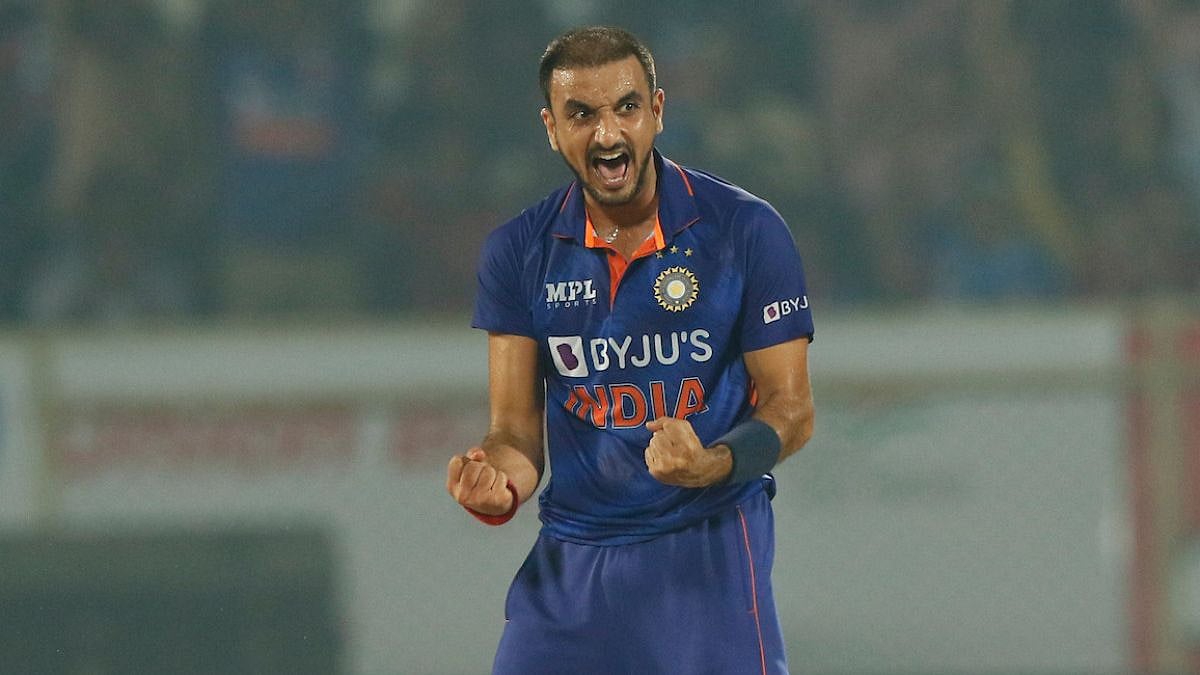 சிறந்த ஆல்ரவுண்டர்.. நெருக்கடியை மிகச் சிறப்பாக சமாளிப்பார்:  ஹர்ஷல் படேலை புகழ்ந்த 2 முன்னாள் வீரர்கள்!