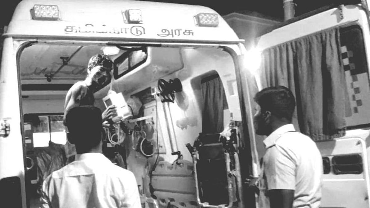 அடுப்பில் கொதித்த ரசத்தை எடுத்து கணவர் மீது ஊற்றிய மனைவி.. வெந்த முகத்தோடு கணவர் செய்த பகீர் சம்பவம்!