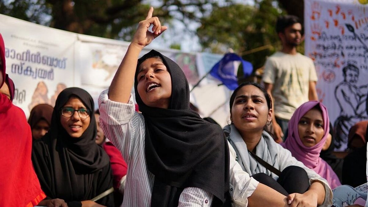 “எங்களின் ஒரு துளி கண்ணீரைக்கூட..”: யோகியின் புல்டோசர் ஆட்சியை வெளுத்து வாங்கிய அஃப்ரீன் பாத்திமா!