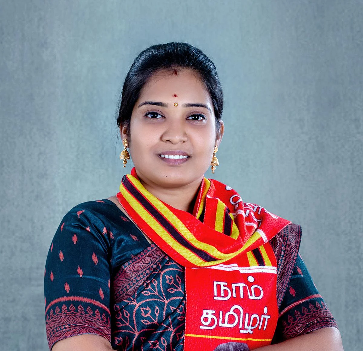“வந்தேறிகள்..” - குறிப்பிட்ட சமூகத்தை தாக்கி பேசிய சீமான்.. நாம் தமிழர் கட்சியினரை விரட்டி அடித்த மக்கள்!