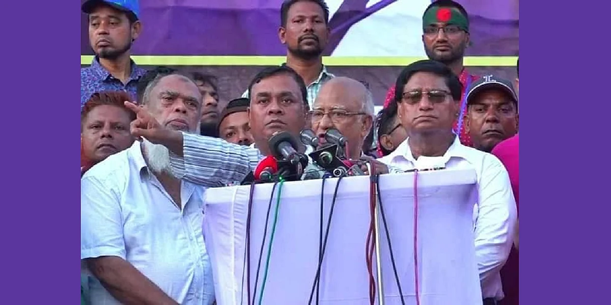 সমাবেশে বক্তব্য রাখছেন খন্দকার মোশাররফ হোসনে