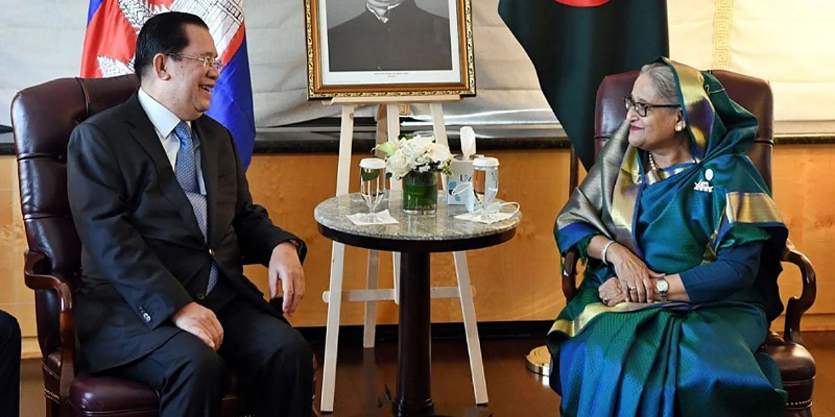 কম্বোডিয়ার প্রধানমন্ত্রী হুন সেনের সঙ্গে বৈঠক করেন প্রধানমন্ত্রী শেখ হাসিনা।