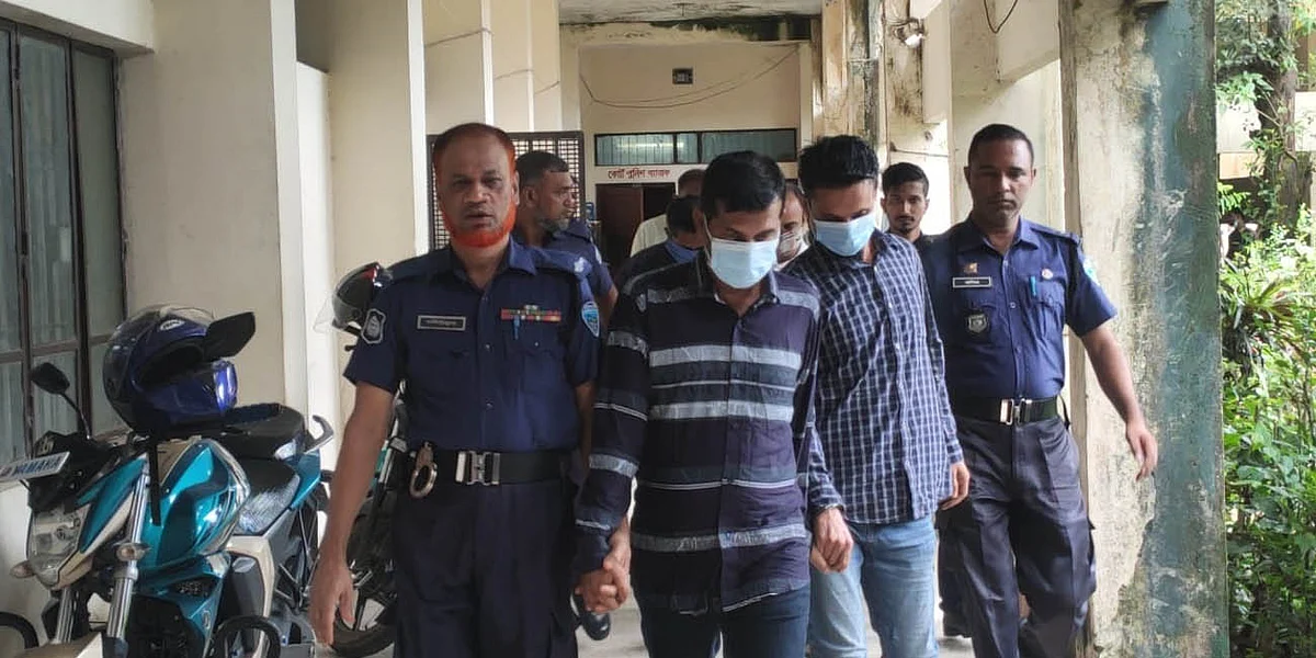 সাজাপ্রাপ্ত গোয়েন্দা পুলিশের সদস্যরা।
