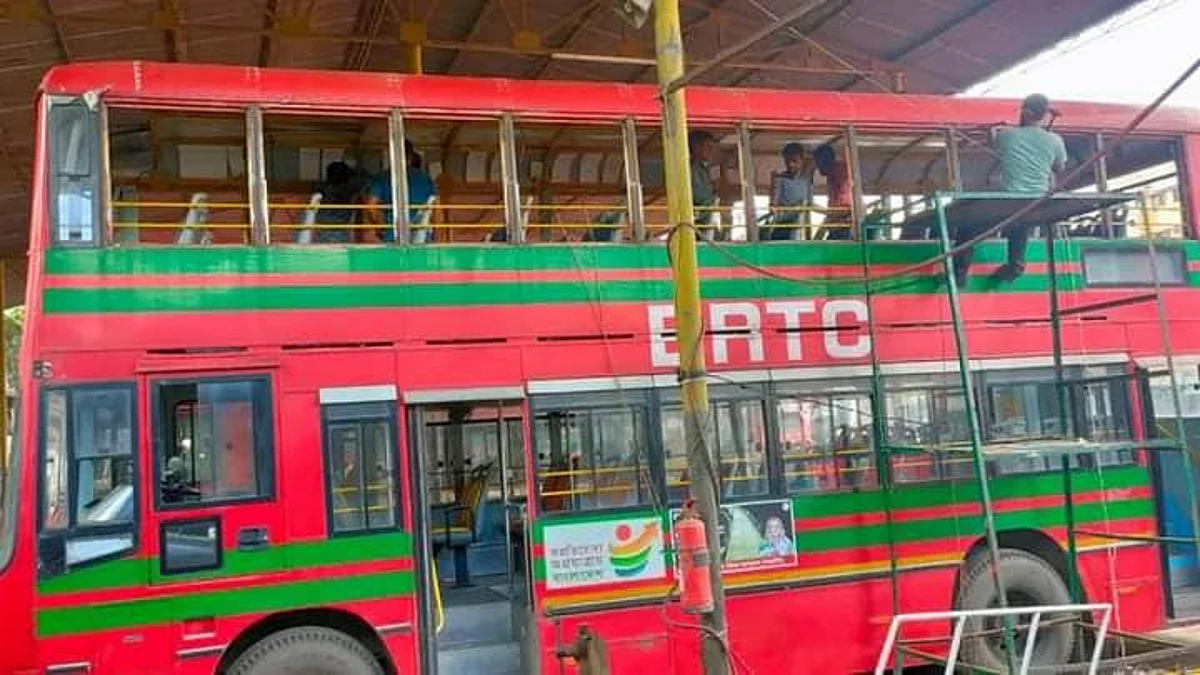 সাফজয়ী নারী ফুটবলারদের জন্য তৈরি হচ্ছে ছাদ খোলা বাস।