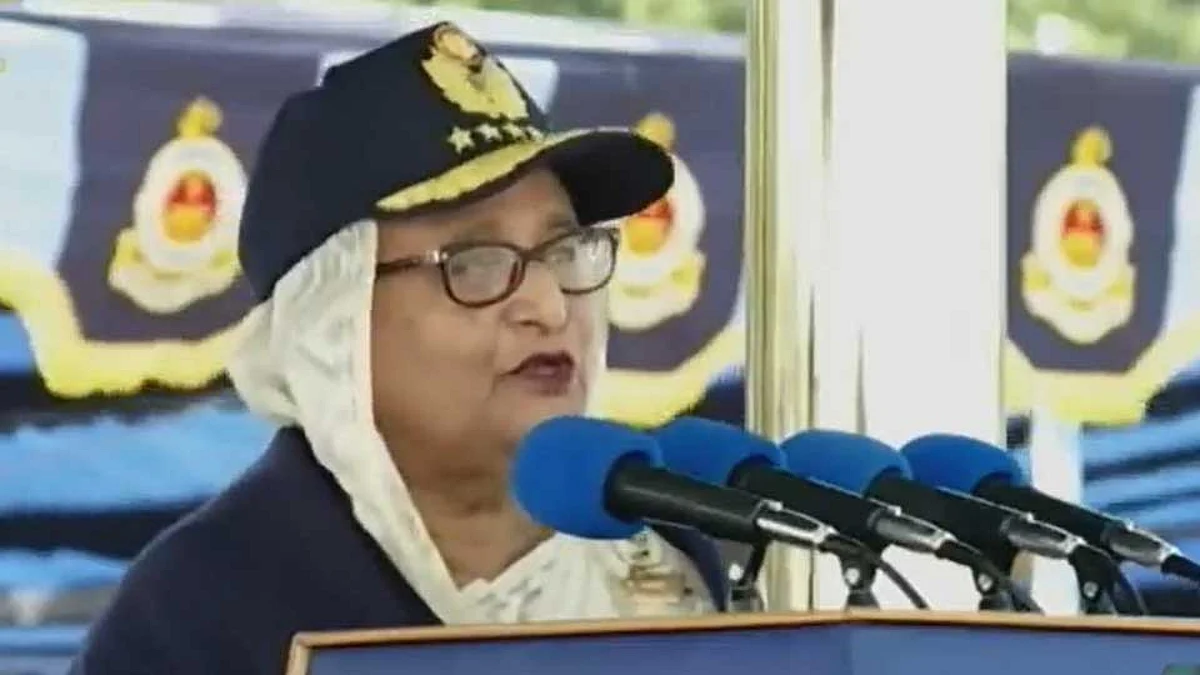 যশোরে বিএএফ একাডেমিতে বিমানবাহিনীর কুচকাওয়াজ অনুষ্ঠানে বক্তব্য দেন প্রধানমন্ত্রী।