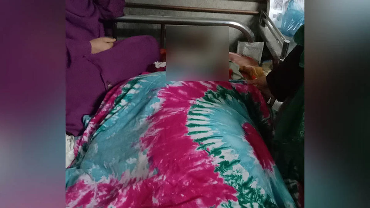 ভোলায় মোটরসাইকেল ও অটোর সংঘর্ষে নিহত হোসেন।