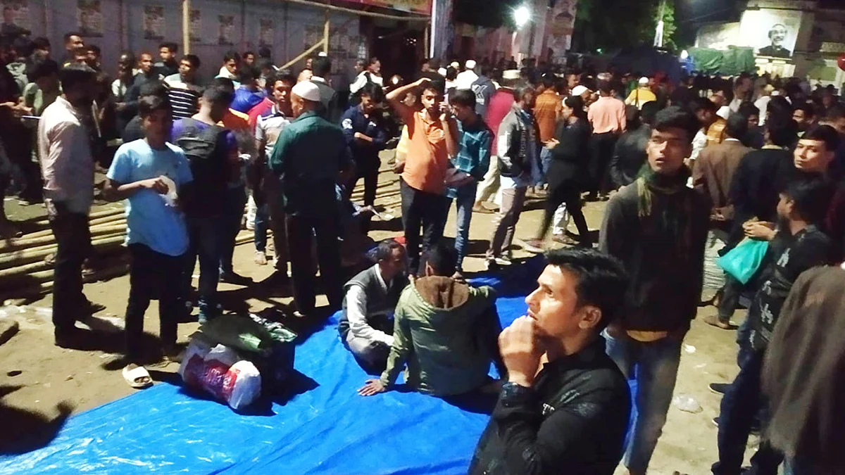 বৃহস্পতিবার বিকেলের পর থেকে কুমিল্লায় আসতে শুরু করেছেন নেতাকর্মীরা।