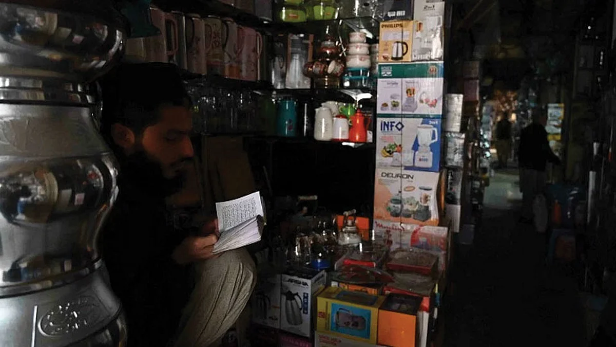 বিদ্যুৎ বিপর্যয় কাটিয়ে উঠেছে পাকিস্তান