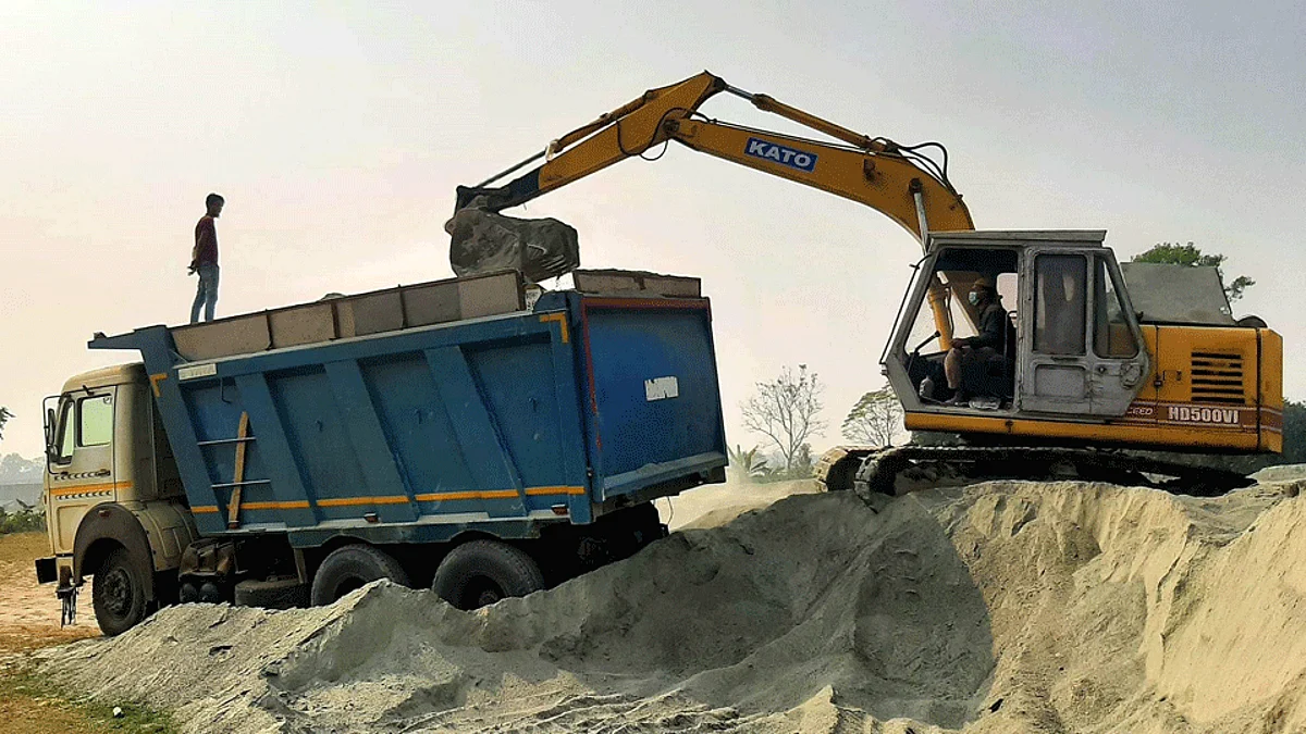 কাস্টমসের ছাড়পত্র পেল মিথ্যা ঘোষণায় আনা ৭৭০ টন ডাস্ট