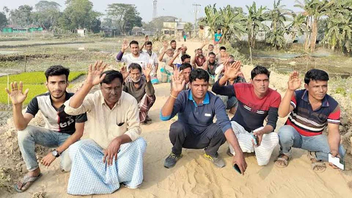 ময়মনসিংহের গৌরীপুরে ভুল করে কাটা রাস্তা সংস্কারের দাবি গ্রামবাসীর।