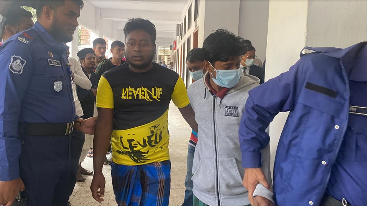 আদালতে মৃত্যুদণ্ডপ্রাপ্ত আসামিরা।