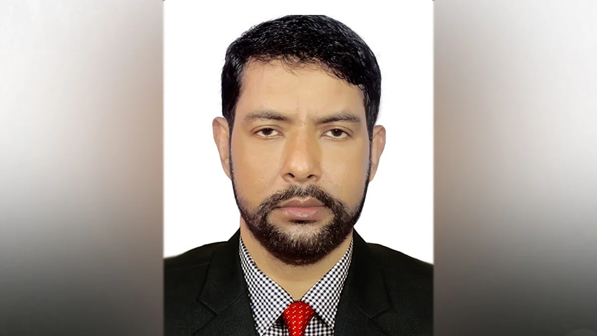 নোয়াখালীর বেগমগঞ্জের কুতুবপুর ইউনিয়ন পরিষদের চেয়ারম্যান মো. কামাল হোসেন।