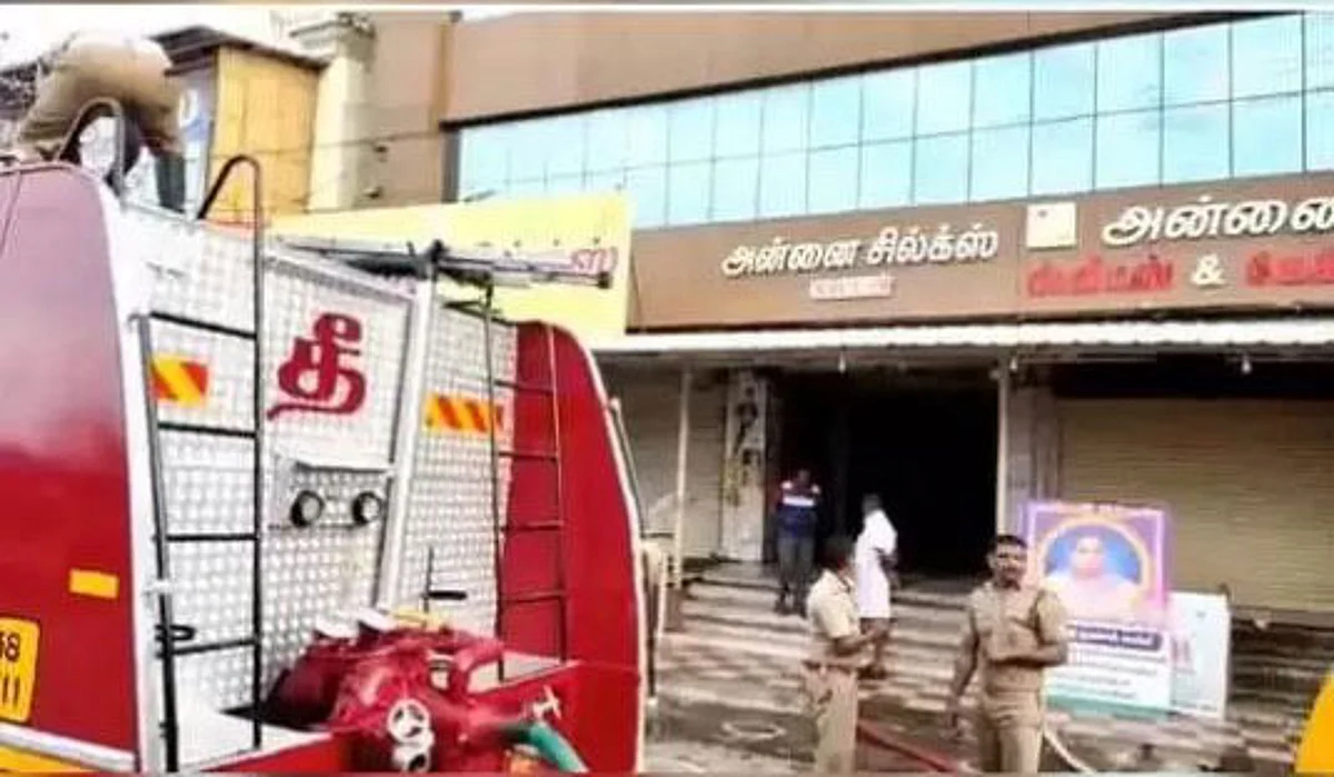 பல்லடத்தில் பயங்கர தீ விபத்து: 100 பேர் உயிர் தப்பினர்!