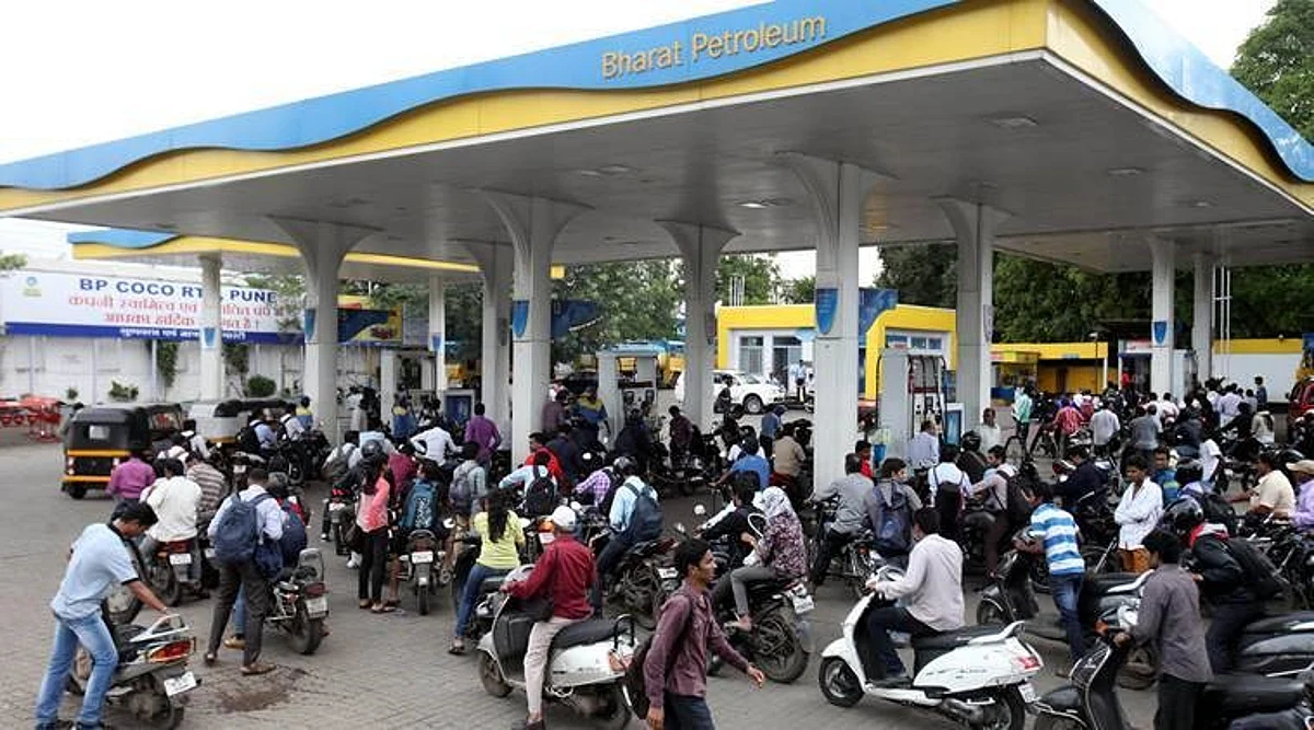 பெட்ரோல் போட தடுப்பூசி சான்றிதழ் அவசியம்: வேலூர் ஆட்சியர் உத்தரவு!