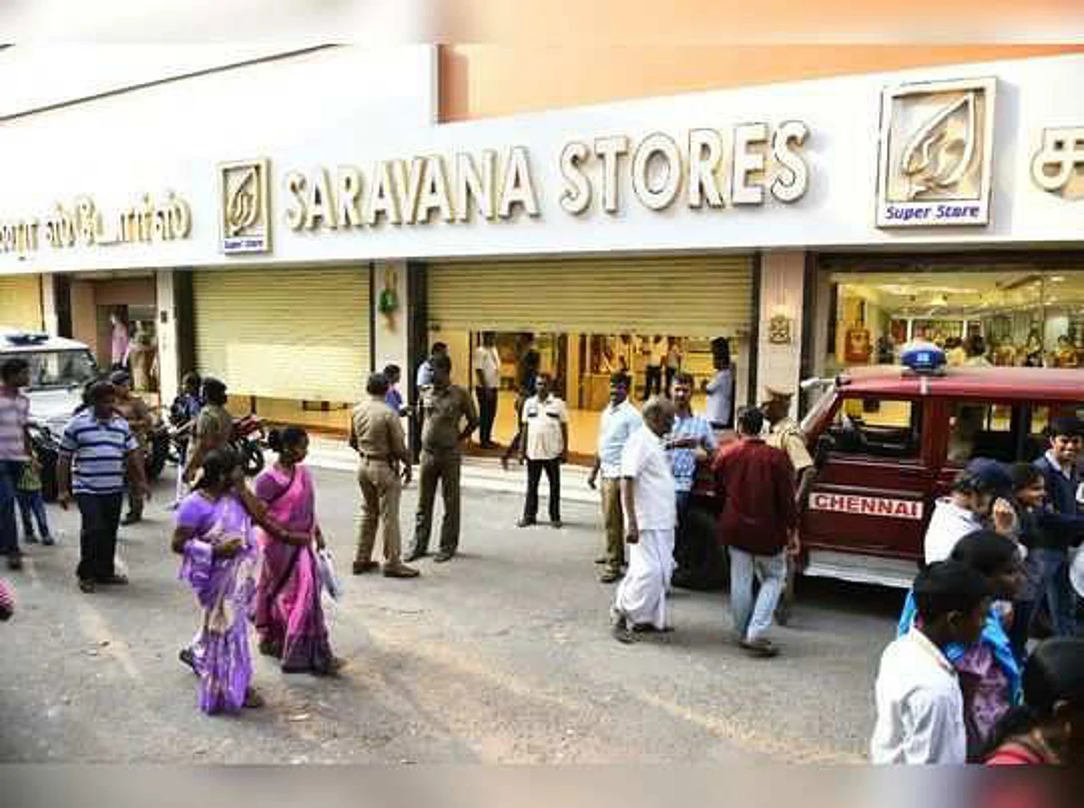 சூப்பர் சரவணா ஸ்டோர்ஸ் கடைகளில் வருமான வரித்துறையினர் ரெய்டு!