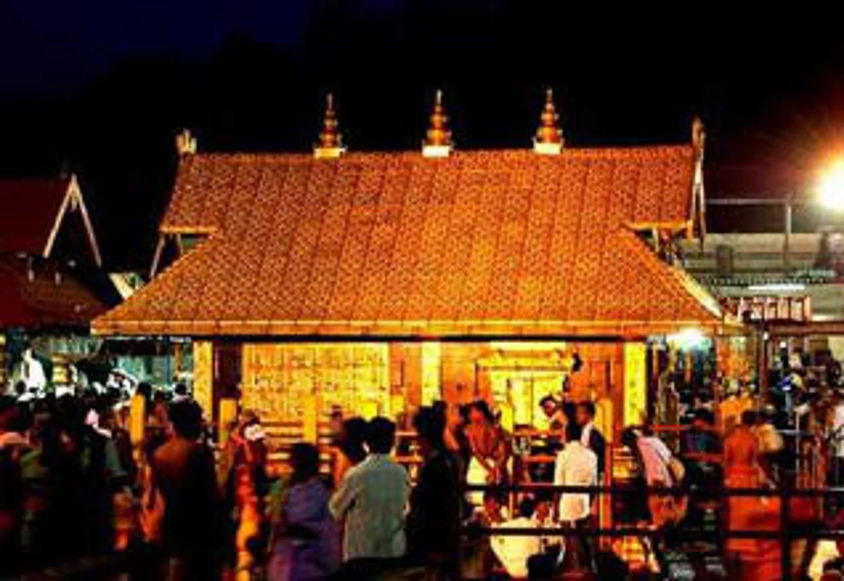 18 ஆயிரம் நெய்த்தேங்காய் அபிஷேகம்: சபரிமலை ஐயப்பனுக்கு ஒரே பக்தர் நேர்த்திக் கடன்!