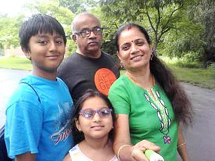 பேத்தி விஷாகா, பேரன் வருண் உடன் நாங்கள்…
