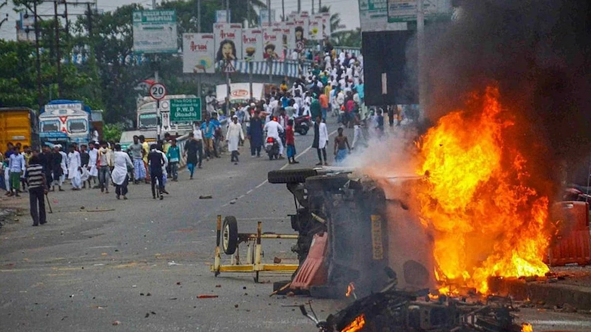 மேற்கு வங்காளத்தில் கலவரத்தில் முடிந்த பாஜக பேரணி