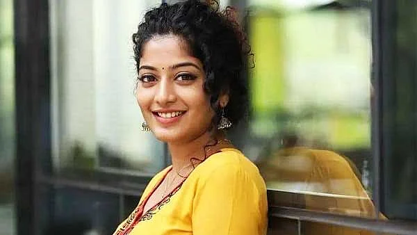 அஞ்சலி நாயர்