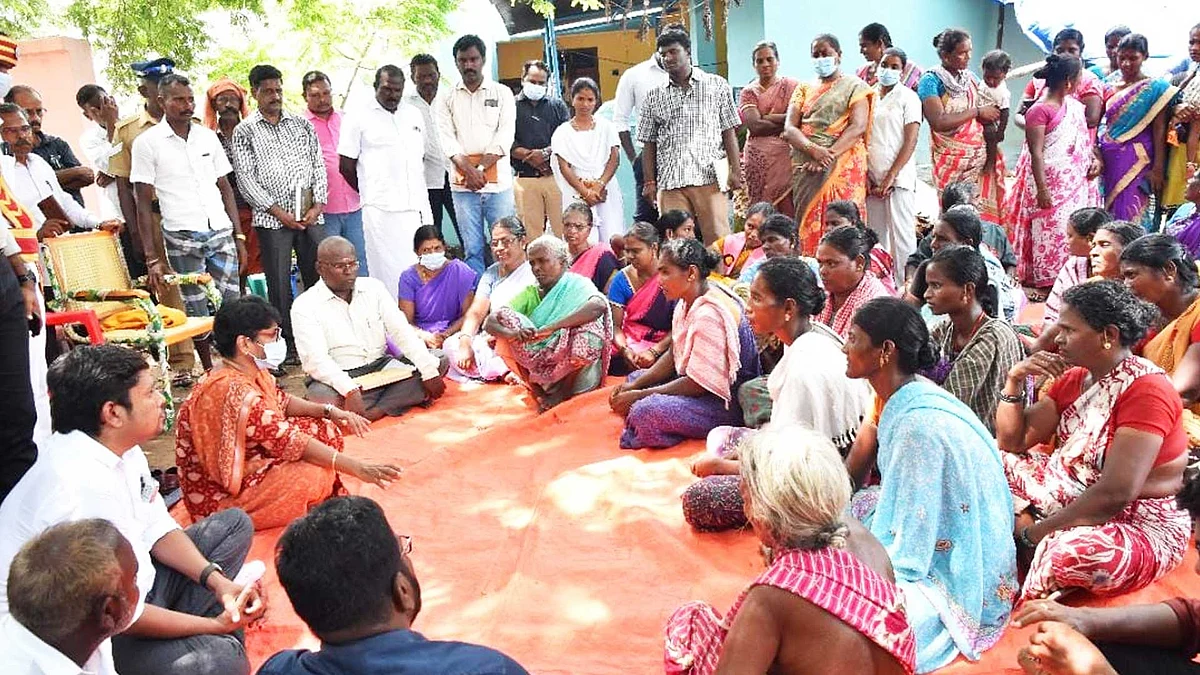 அகரம் கிராம மக்கள்