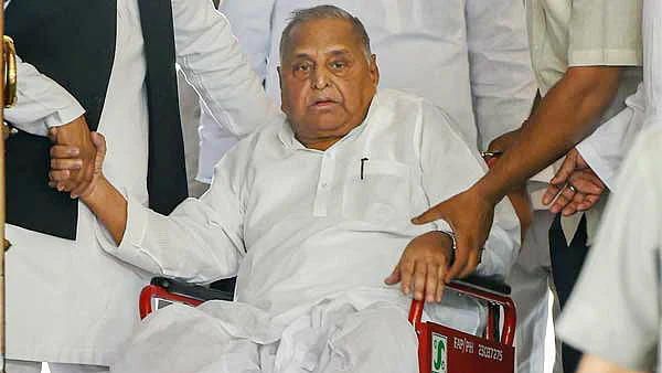 சமாஜ்வாதி தலைவர் முலாயம் சிங் யாதவ்