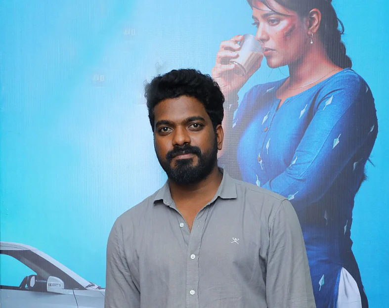 இயக்குநர் கின்ஸ்லின்