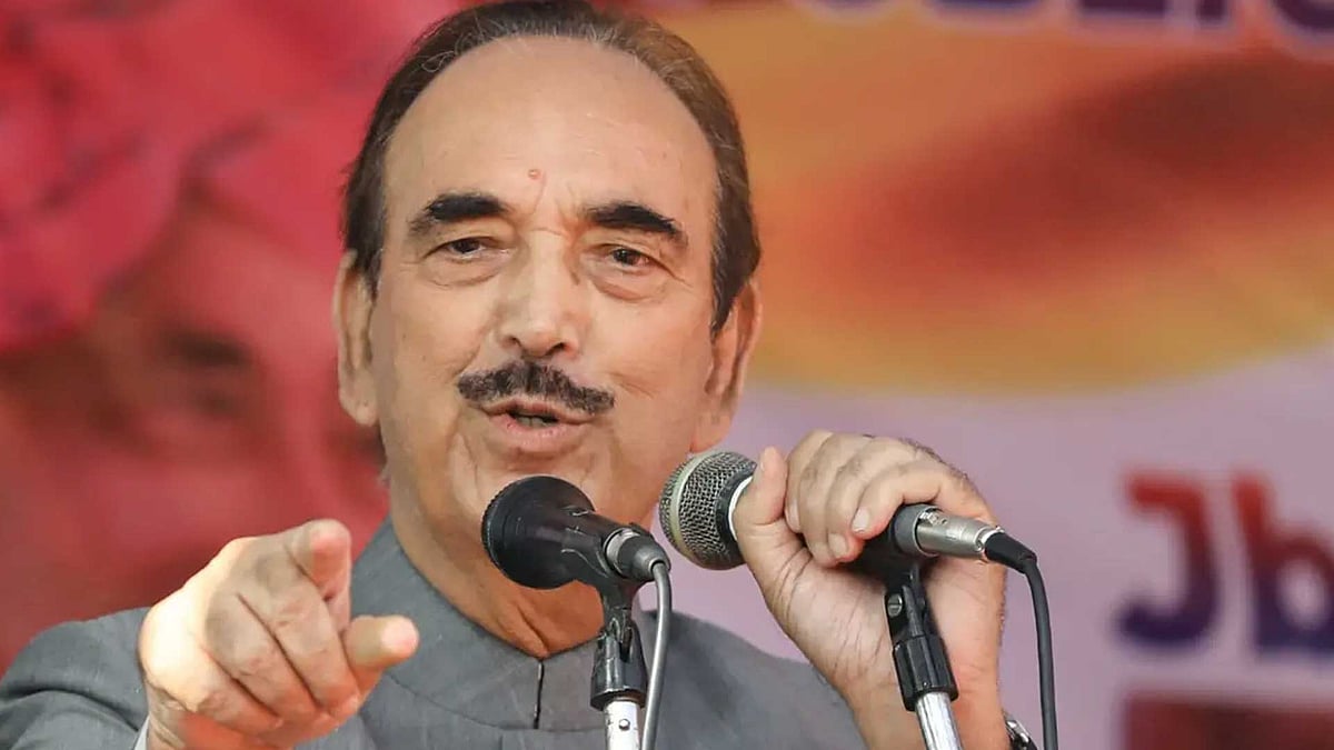 துணைநிலை ஆளுநர் பதவி: வதந்திகளை நம்பவேண்டாம் என்கிறார் குலாம்நபி ஆஸாத்