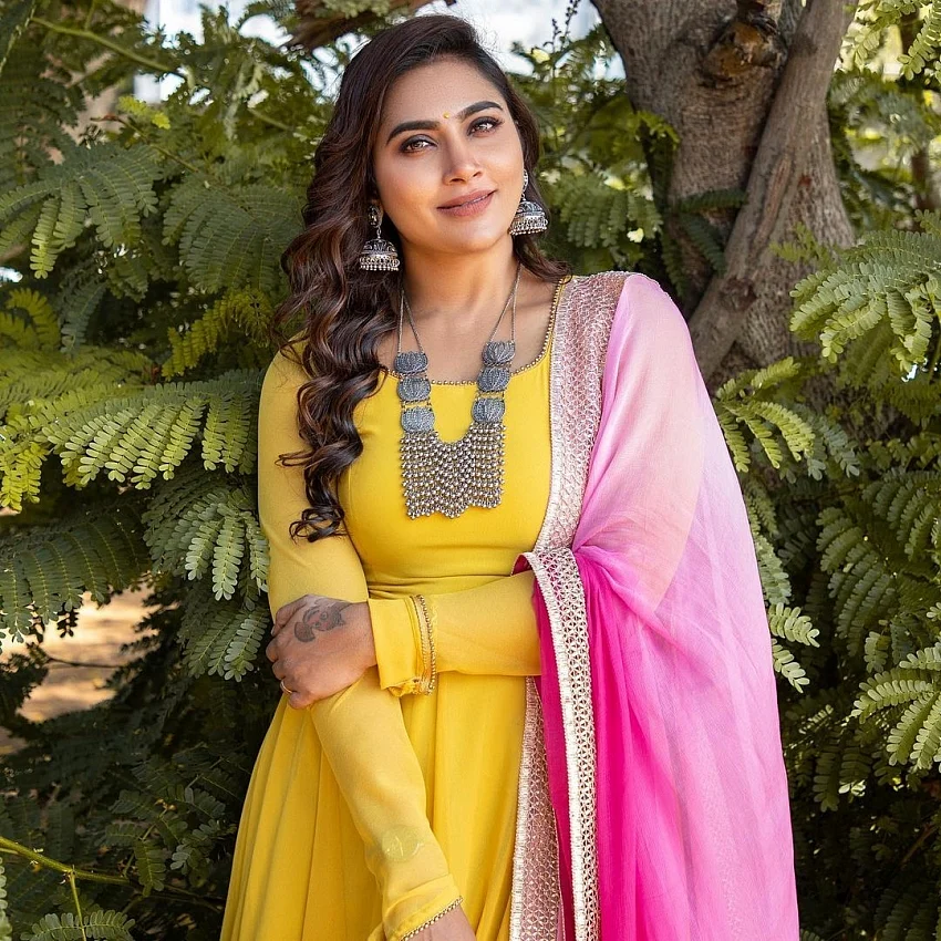 Myna nandhini