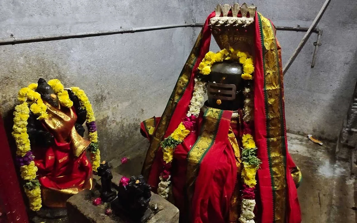 ஈசனுடன் சரபேஸ்வரர்