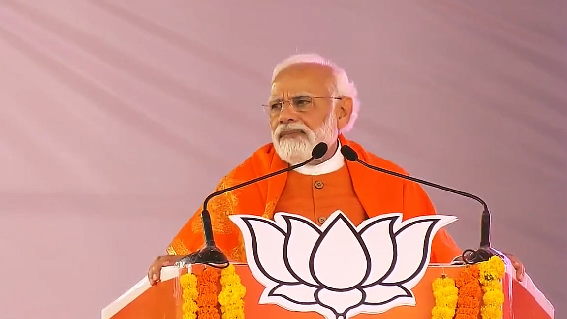 முஸ்லிம் பெண்களுக்கு ராக்கி கட்டுங்கள்:பிரதமர் மோடி வேண்டுகோள்!

