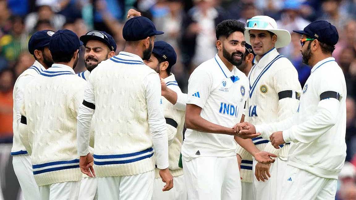 இங்கிலாந்து - இந்தியா  டெஸ்ட் போட்டிகள்:
அட்டவணையை வெளியிட்டது பி.சி.சி.ஐ.!
