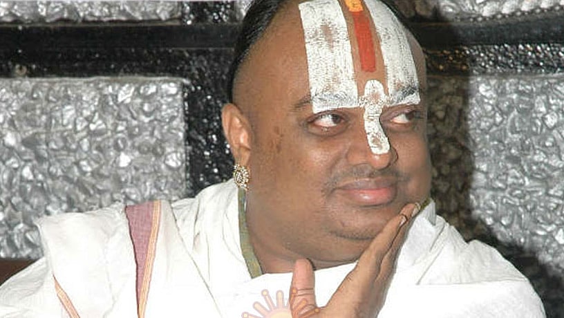 மோசடி, பாலியல் வழக்கில் தேடப்படும் சதுர்வேதி சாமியாருக்கு நீதிமன்றம் கெடு!