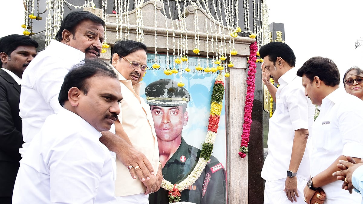 கார்கில் வெற்றி நாள் : திருச்சியில் மேஜர் சரவணன் நினைவிடத்தில் முதல்வர் மரியாதை!