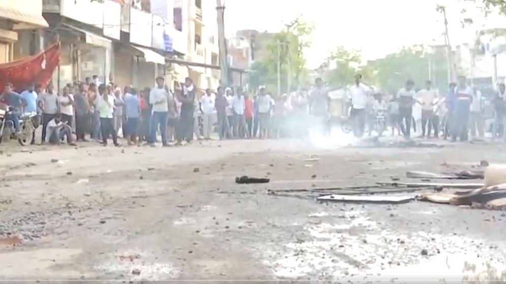 ஹரியாணாவில் வகுப்பு மோதல் 3 பேர் பலி:போலீஸ் தடையுத்தரவு!
 
