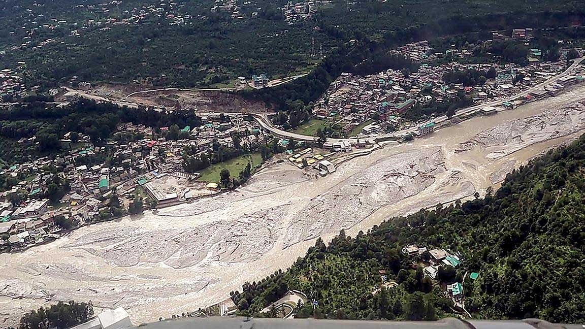 நிலைகுலைந்த இமாச்சல பிரதேசம்.. 2 நாட்களில் 60 பேர் பலியான சோகம்!