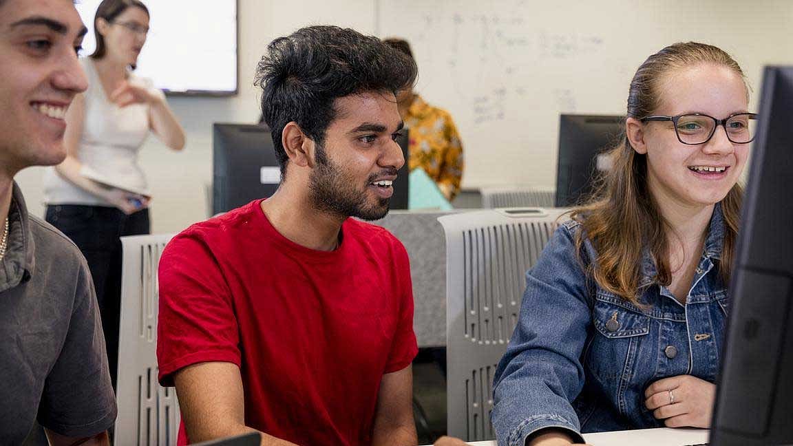 இந்தியாவில் கல்வி பெறும் வெளிநாட்டு மாணவர்களுக்கு தனி இணையதளம்!