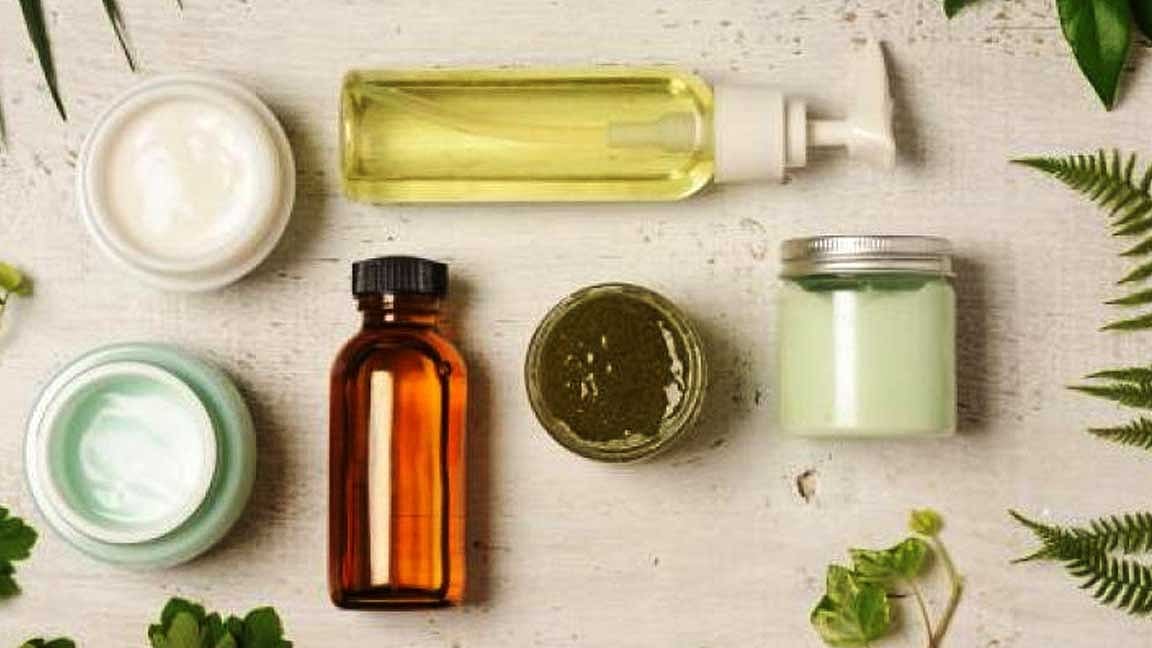 இயற்கை தயாரிப்பில், அழகு சாதனங்கள்! வீட்டிலேயே செய்து அசத்தலாம்!
