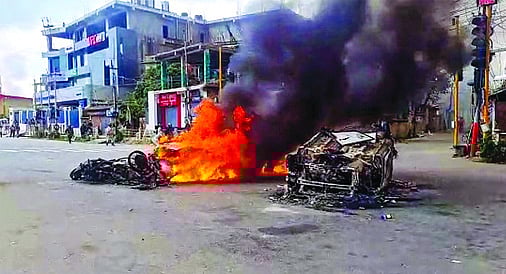 மணிப்பூரில் மீண்டும் பதற்றம்: எட்டு பேர் பலி; ஆயுதங்கள் பறிமுதல்!