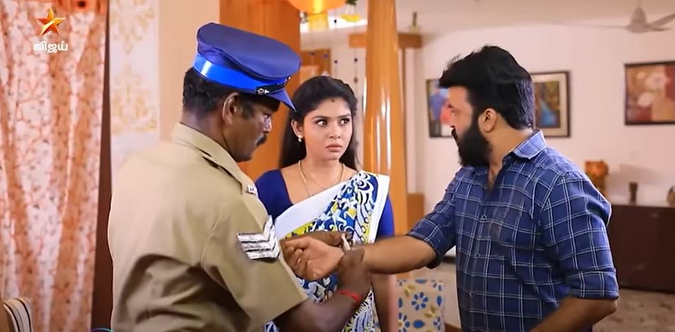 மாமனாரை வெட்டிய பிரசாந்த்.. கைதான ஜீவா.. ஷாக்கில் மீனா! அடுத்து நடக்கபோவது என்ன?