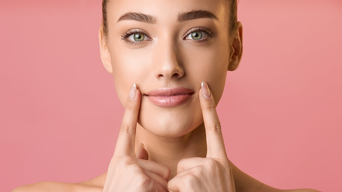 பிங்க் நிற உதடுகளைப் பெற இவற்றை பாலோ பண்ணுங்க! 