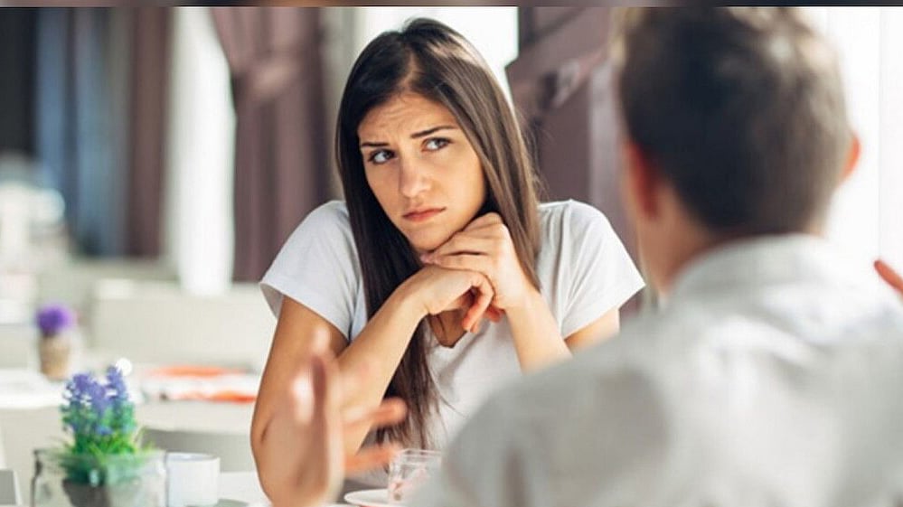 பொய் பேசுபவர்களை எளிதாகக் கண்டுபிடிக்க மூன்று வழி!