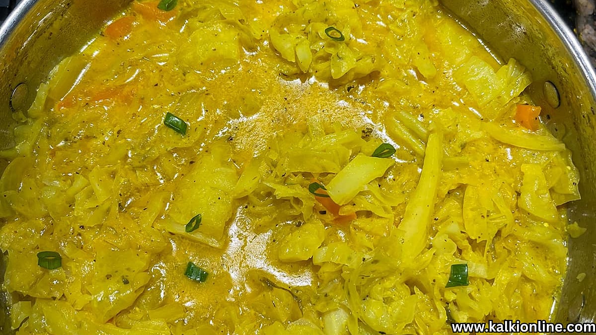 சுவையில் டாப் டக்கர் இந்த முட்டைகோஸ் குழம்பு!