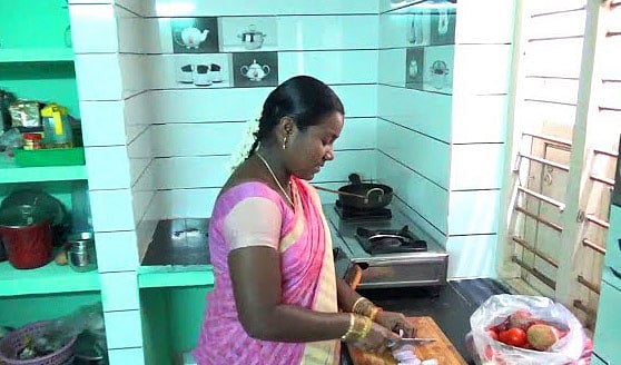 பெண்கள் காலையில் கண் விழித்ததும் முதலில் செய்ய வேண்டியது என்ன தெரியுமா?