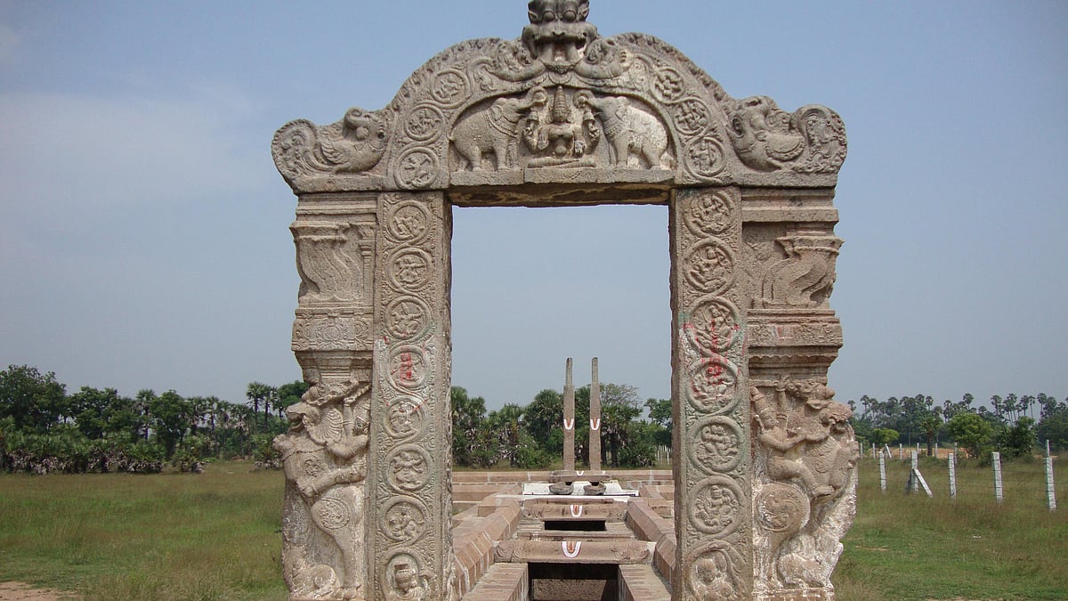 ராசி, நட்சத்திர, மண்டல தாத்பர்யத்தோடு அமைந்த நடவாவிக்கிணறு!