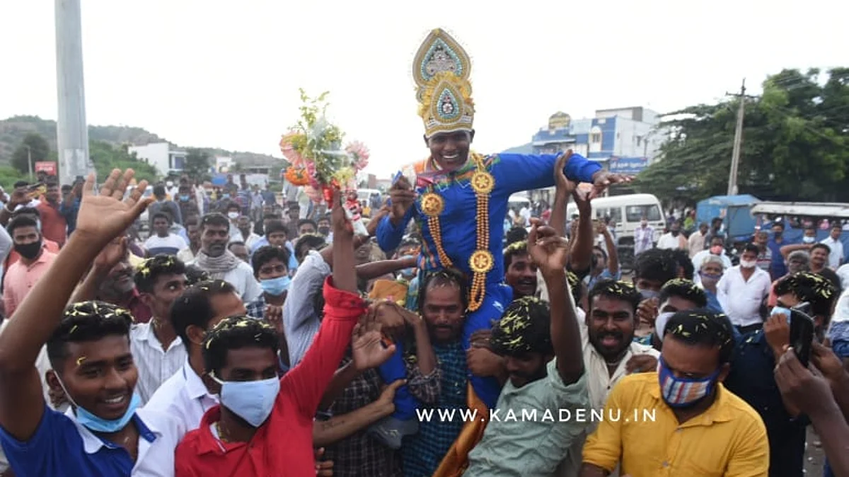 பாரா வெற்றி மழையில் மாரியப்பன்!