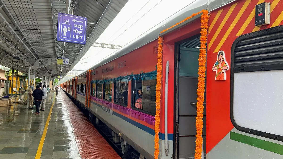 ரயில் பெட்டிகள் விற்பனைக்கு: ரயில்வே அமைச்சகம் பரிசீலனை