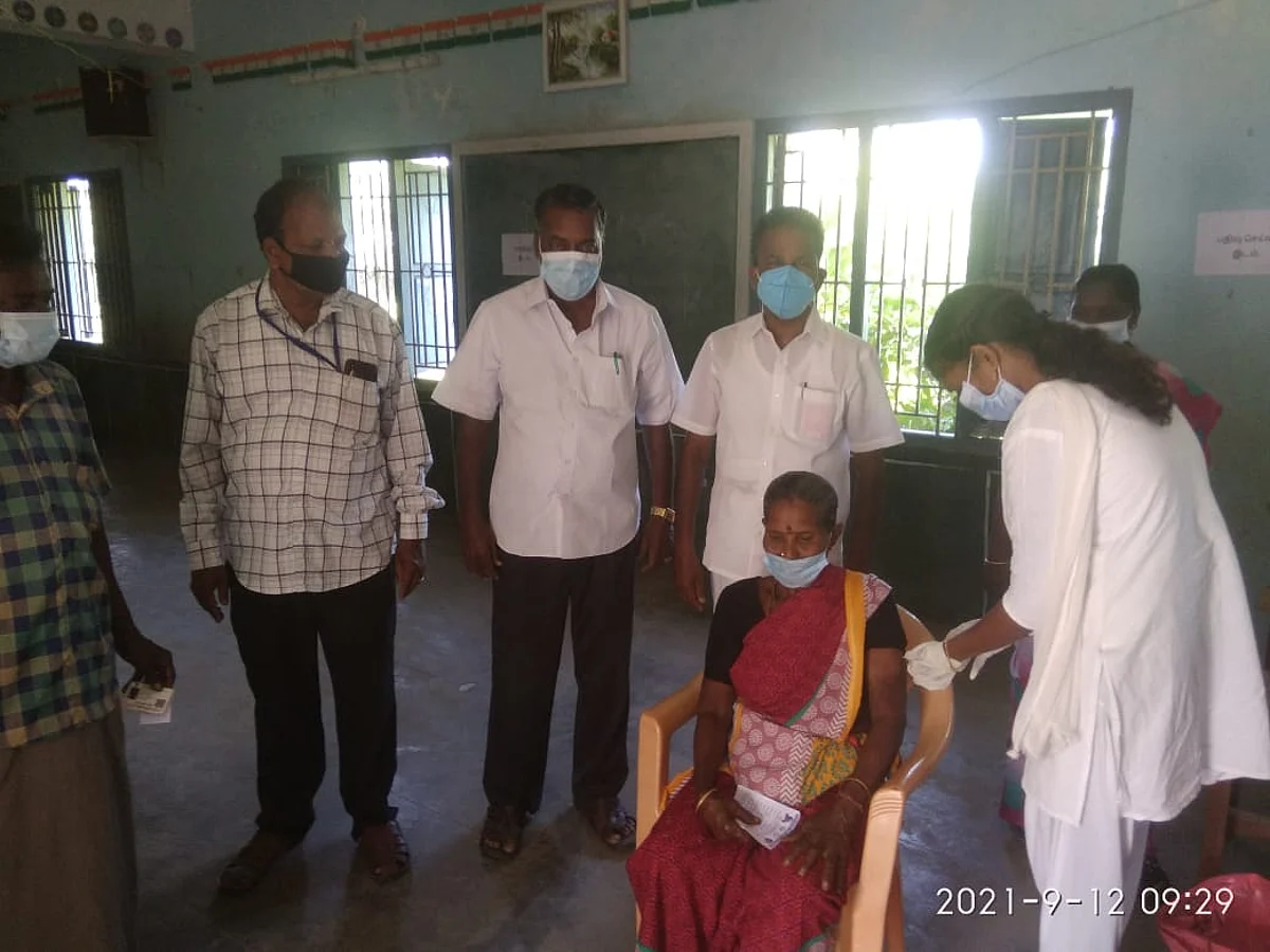 தடுப்பூசி தட்டுப்பாட்டால் திரும்பிச் சென்ற மக்கள்