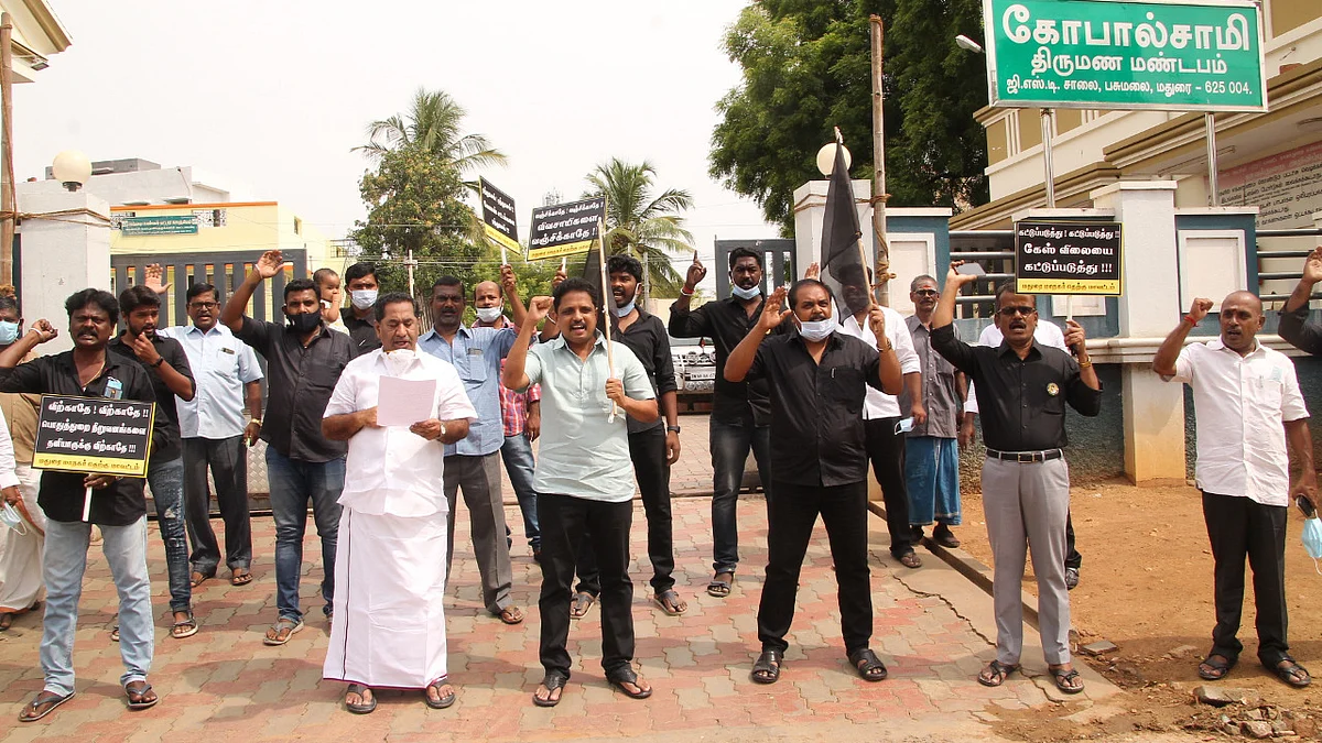 கோ.தளபதியுடன் சு. வெங்கடேசன்