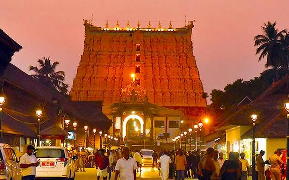 பத்மநாபசுவாமி கோயிலுக்குத்
தணிக்கையிலிருந்து விலக்கு கிடையாது; உச்ச நீதிமன்றம் திட்டவட்டம்