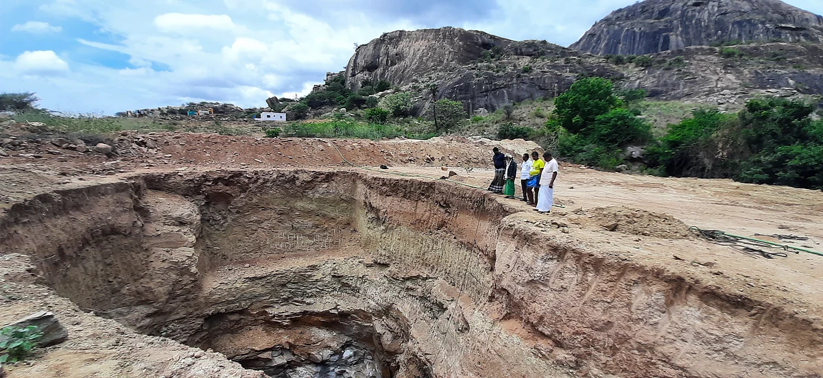 பசுமையாய் இருந்த மலை பாலைவனமாய் மாறிய சோகம்